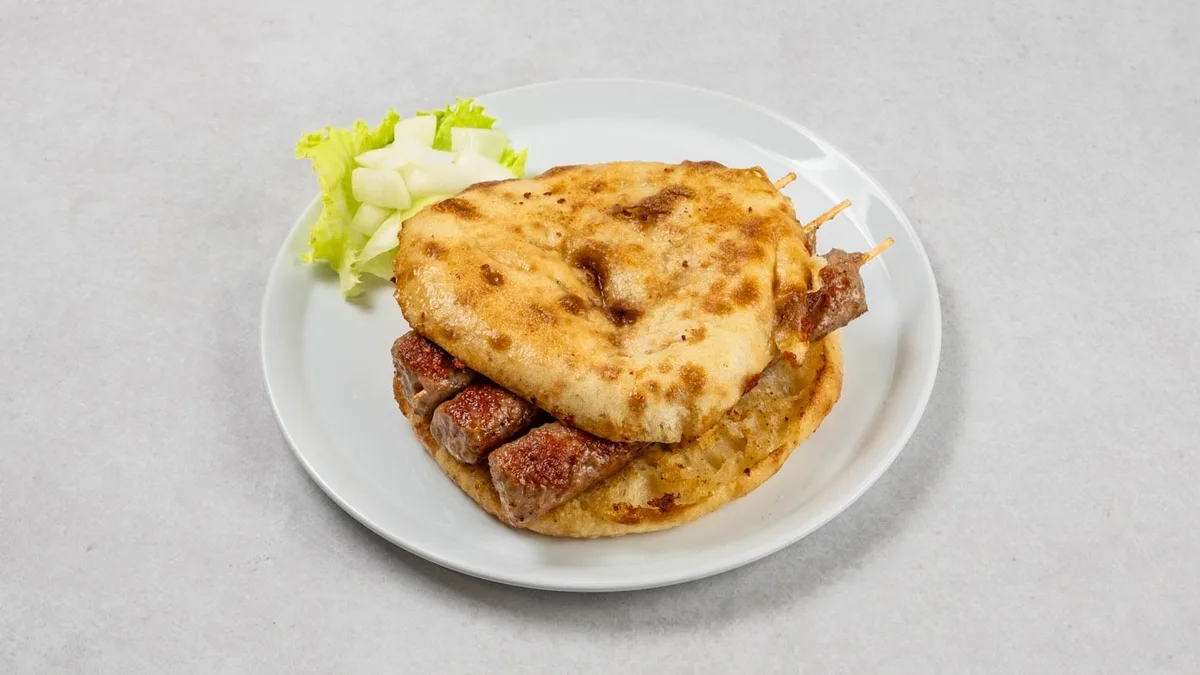 Ćevapi s kajmakom