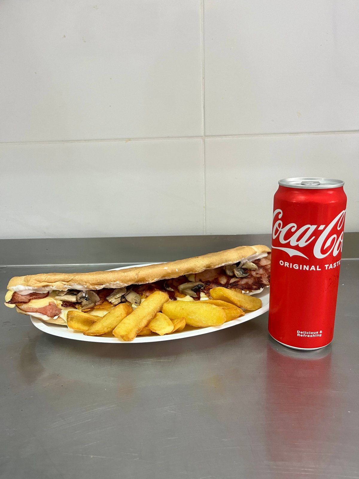 Index pečenica , pomfrit 150g  i Coca Cola
