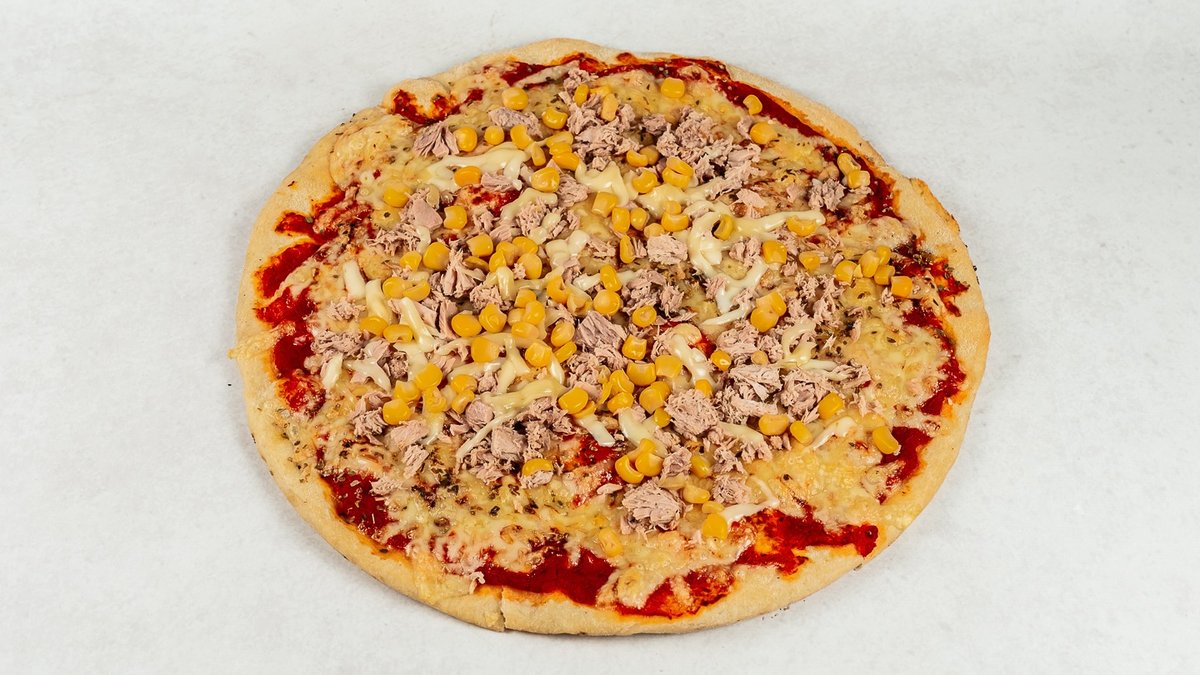 Tuna pizza