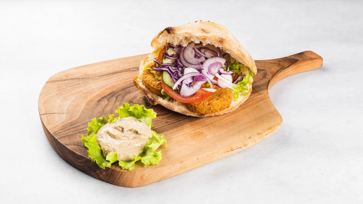 Falafel v lepinji