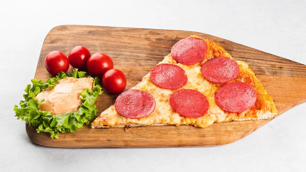 Pizza Suha salama (kos)