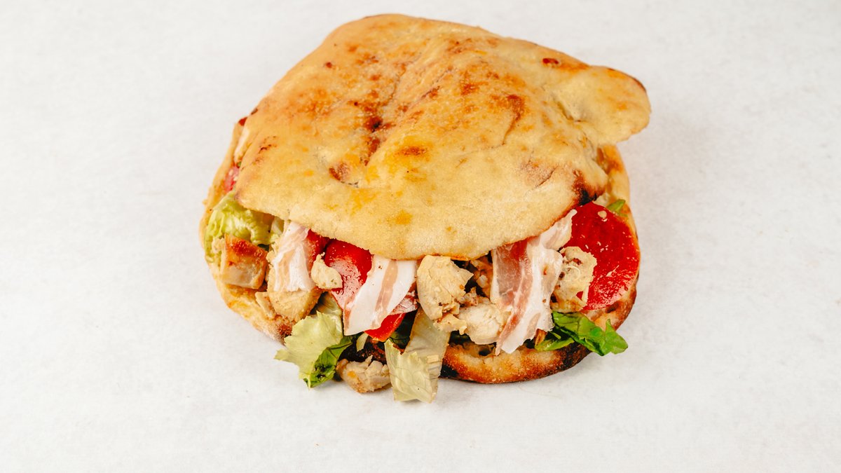 Piletina-sir-panceta grill u lepinji