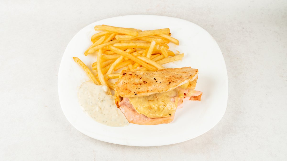 Punjena piletina grill s prilogom