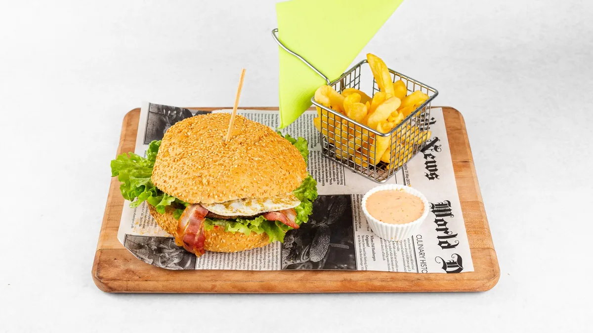 Hamburger + pommes frites ✨