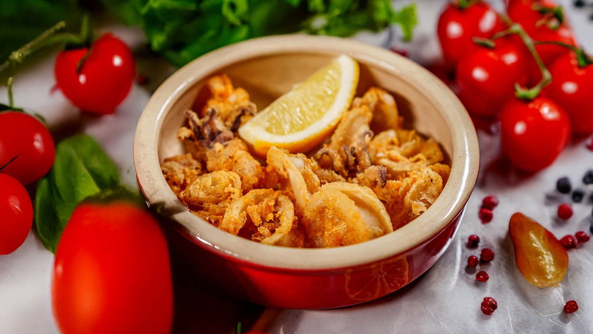 Chipirones fritos con alioli / Sült bébitintahal aliolival