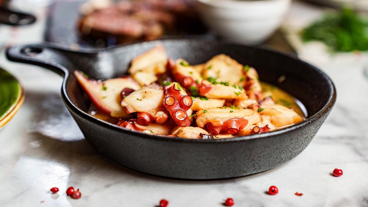 Pulpo al ajillo / Fokhagymás polip