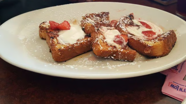 CROISSANT FRENCH TOAST