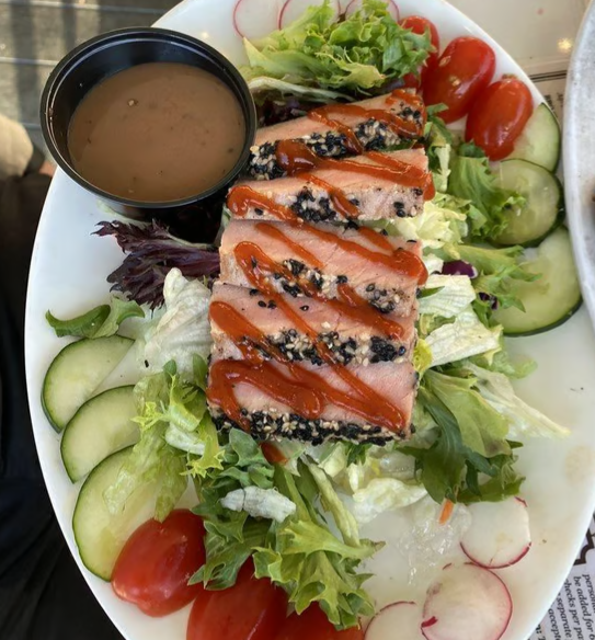 SEARED TUNA SALAD