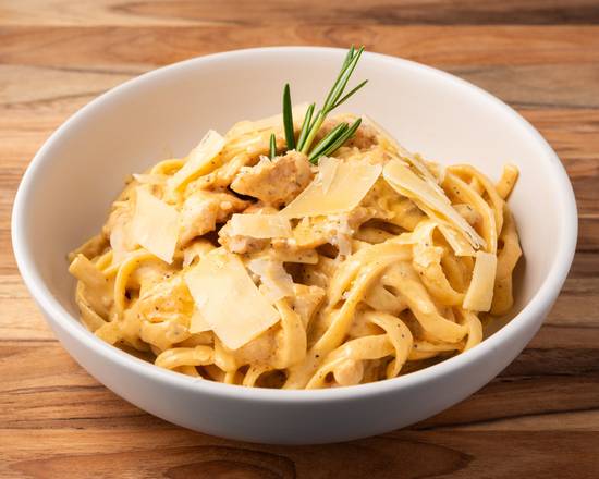 Fettuccine chicken alfredo