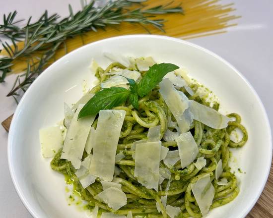 Spaghetti chicken pesto