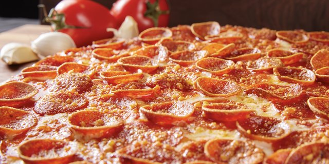 Extreme Pepperoni Pizza
