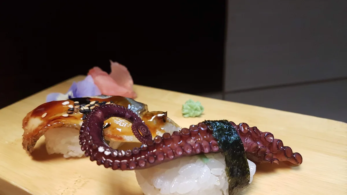 Nigiri hobotnica tako