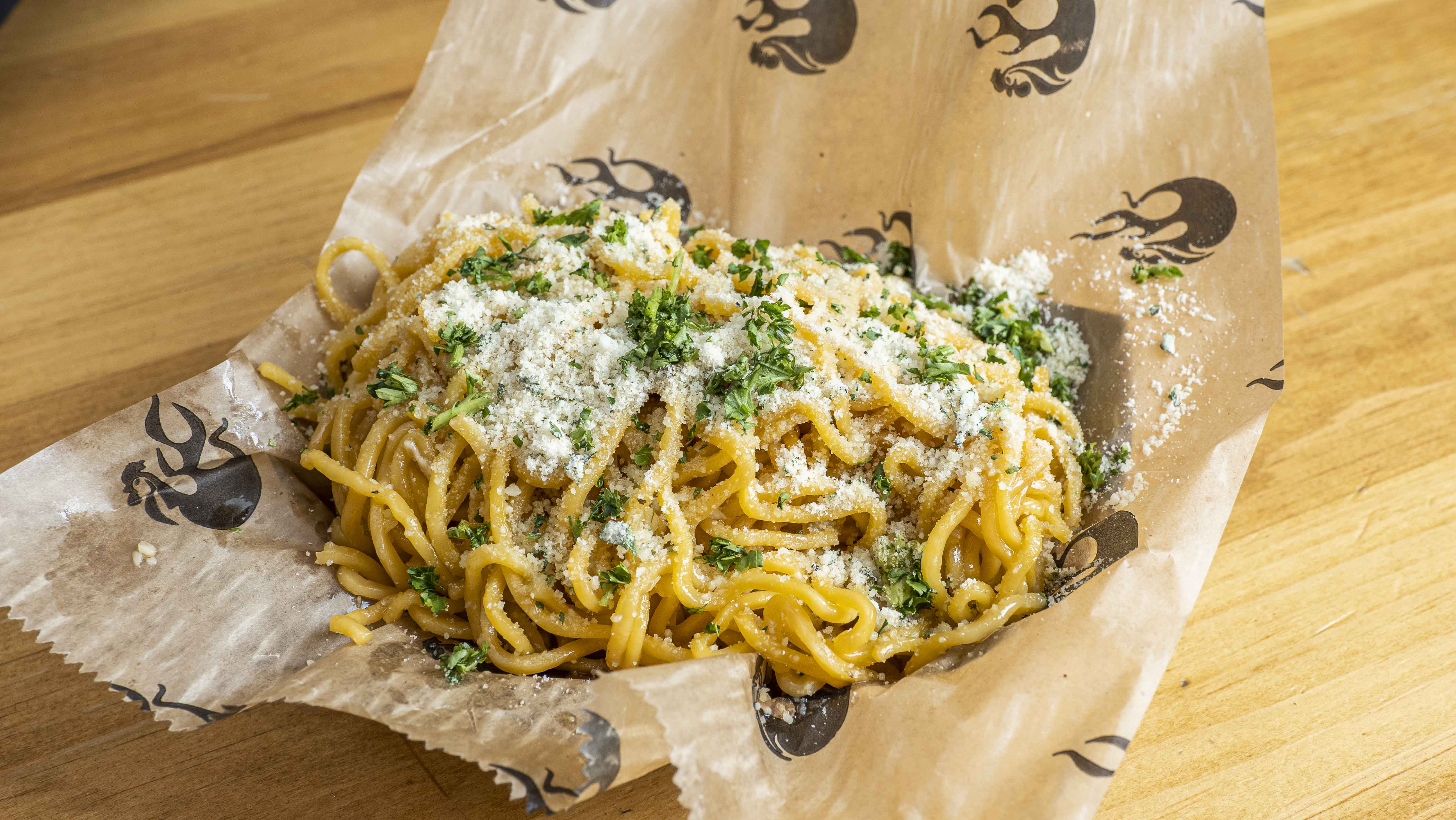 LRG - GARLIC NOODLES.