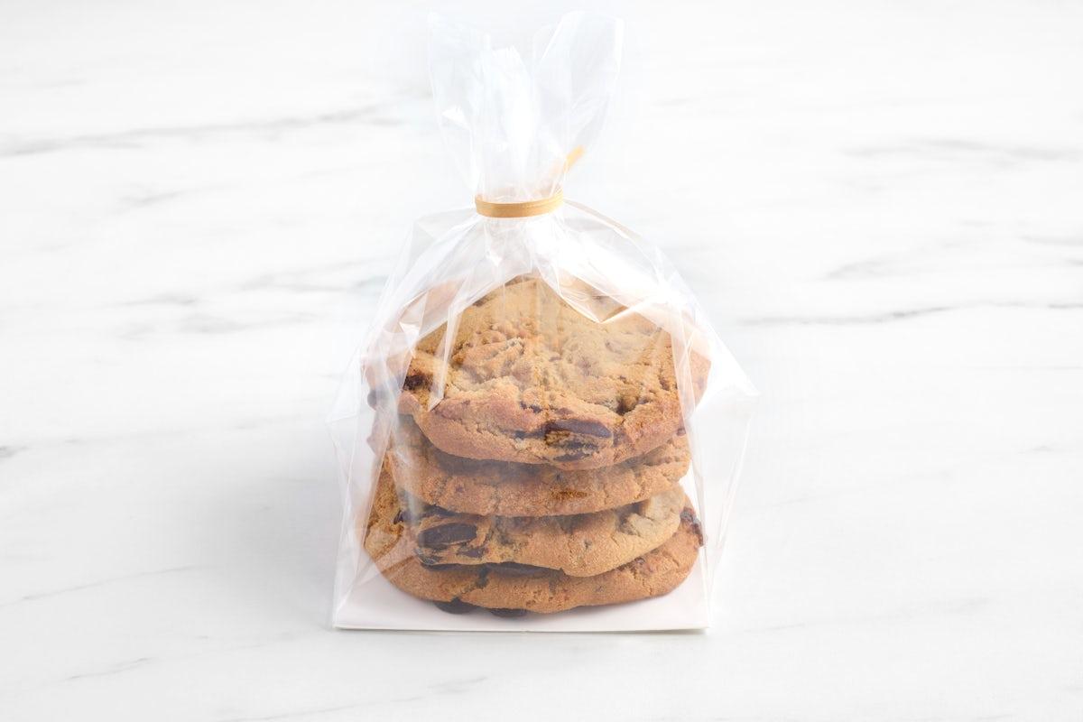 4 Chocolate Chunk Cookies
