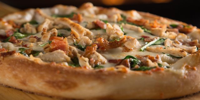 Chicken Alfredo Pizza