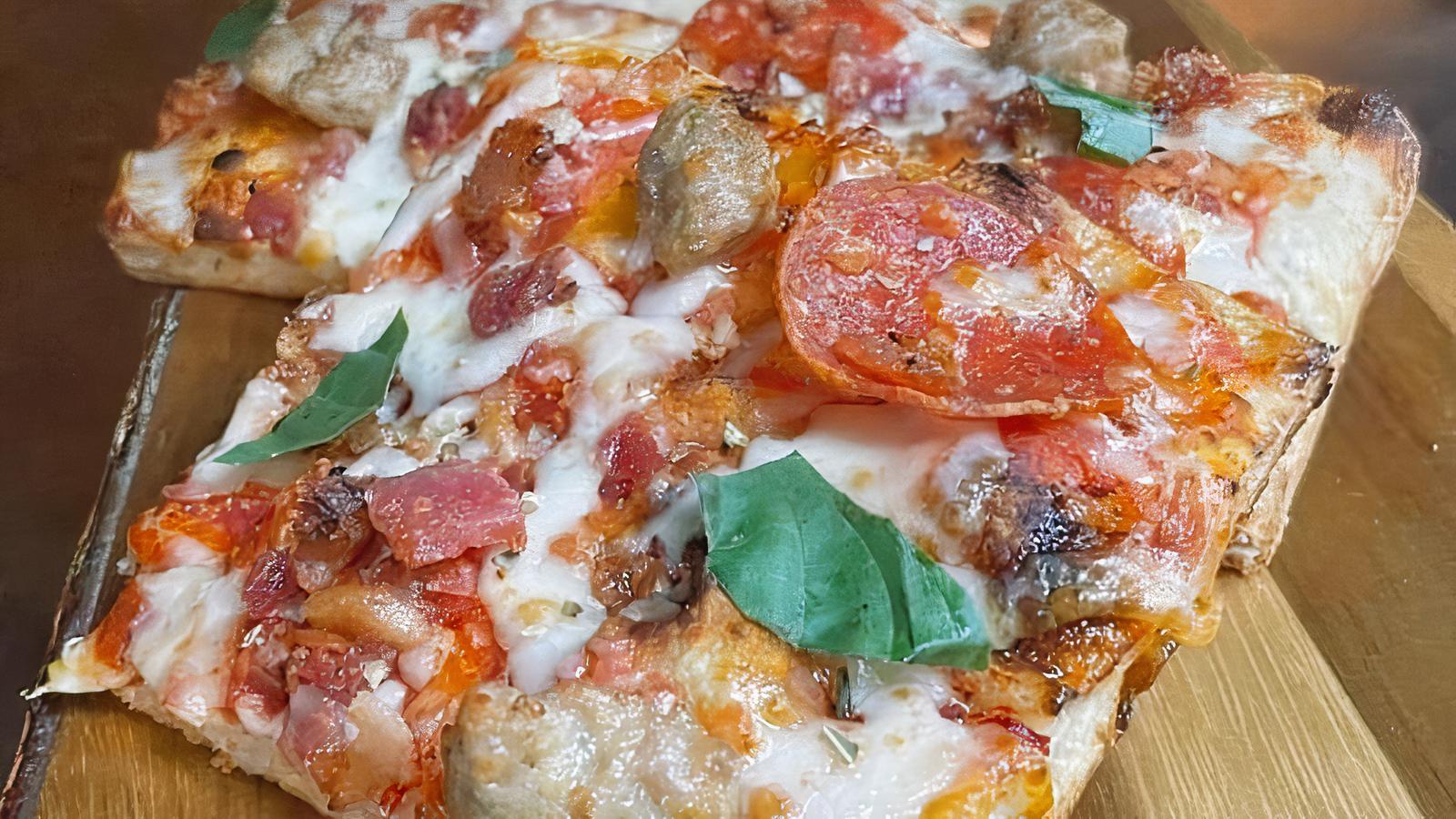 Roman Carne Pizza