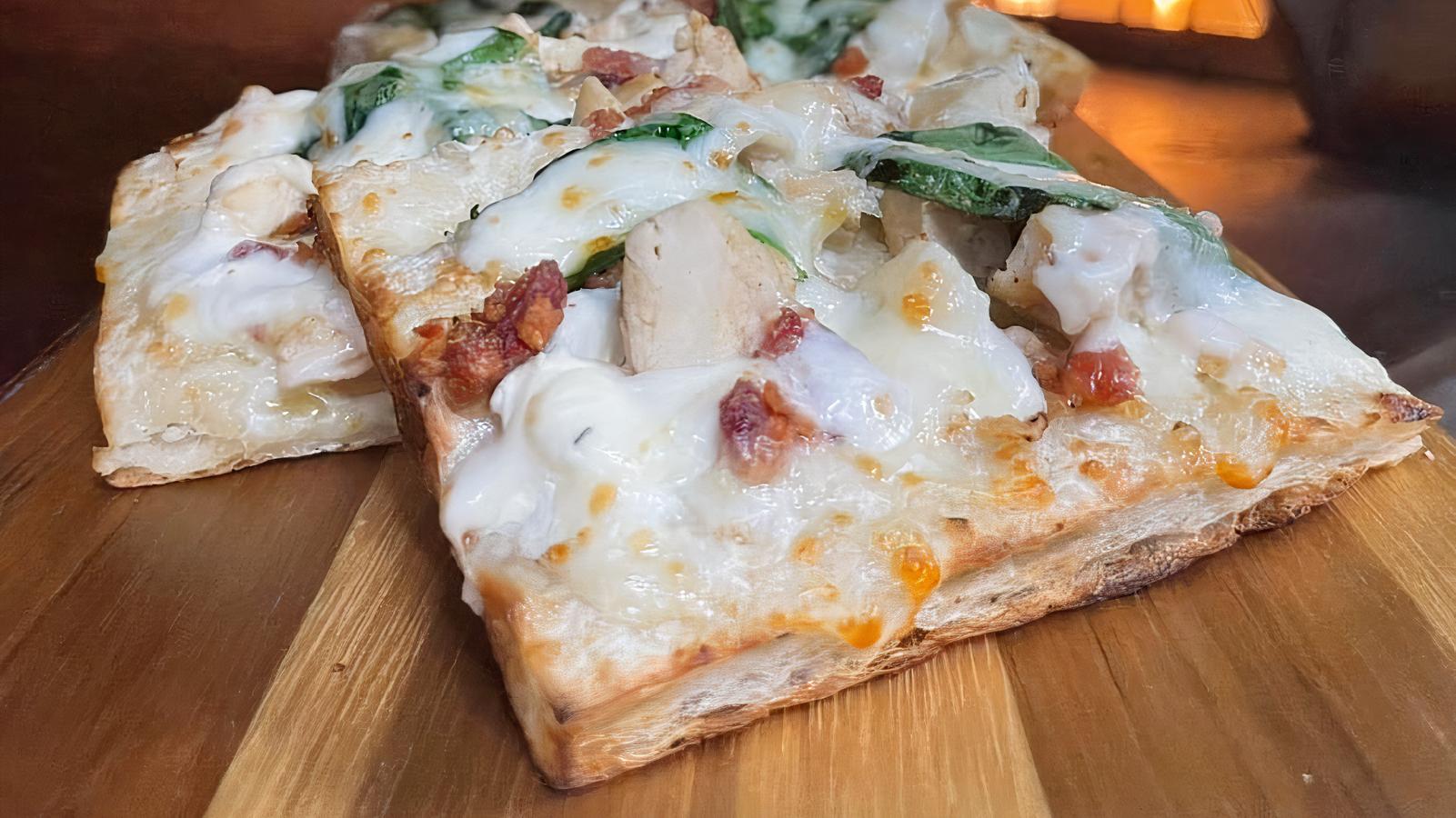 Roman Chicken Alfredo Pizza