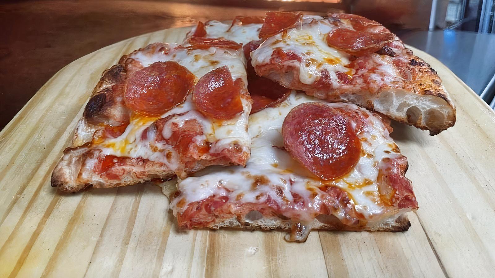 Roman Pepperoni Pizza
