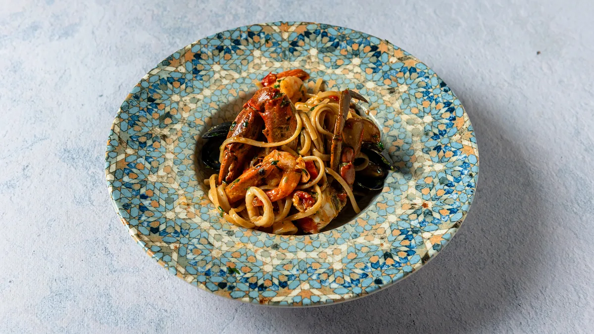 Linguine me Fruta Deti