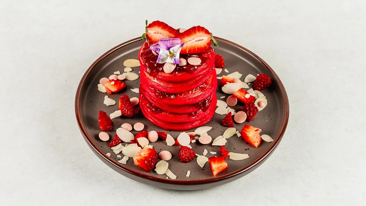 Strawberry proteinske palačinke