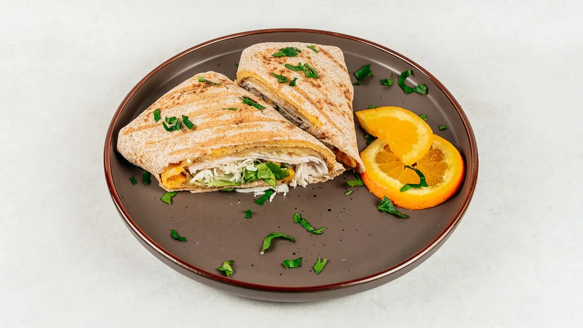 Tortilja s jajima + batat + piće