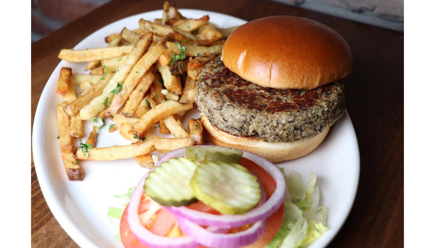 Quinoa Veggie Burger(Delivery)