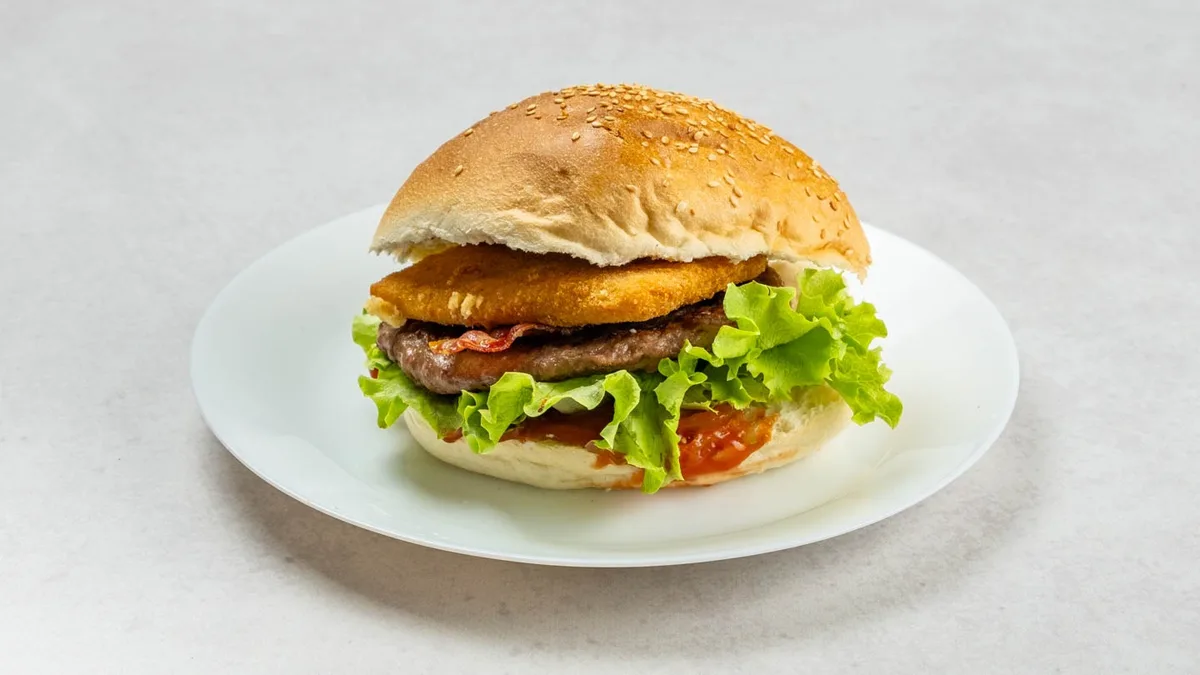 Royal cheeseburger