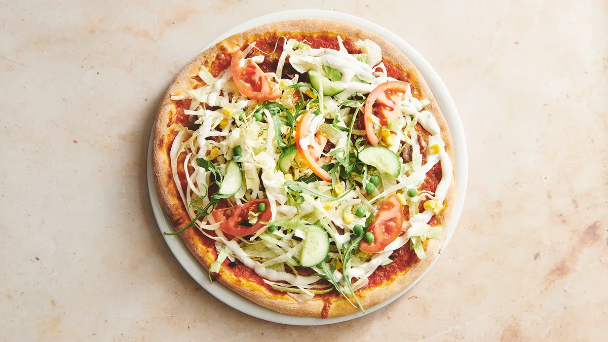 Salatpizza 35