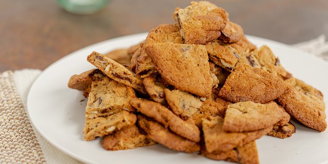 Chocolate Chip Cashew Cookies