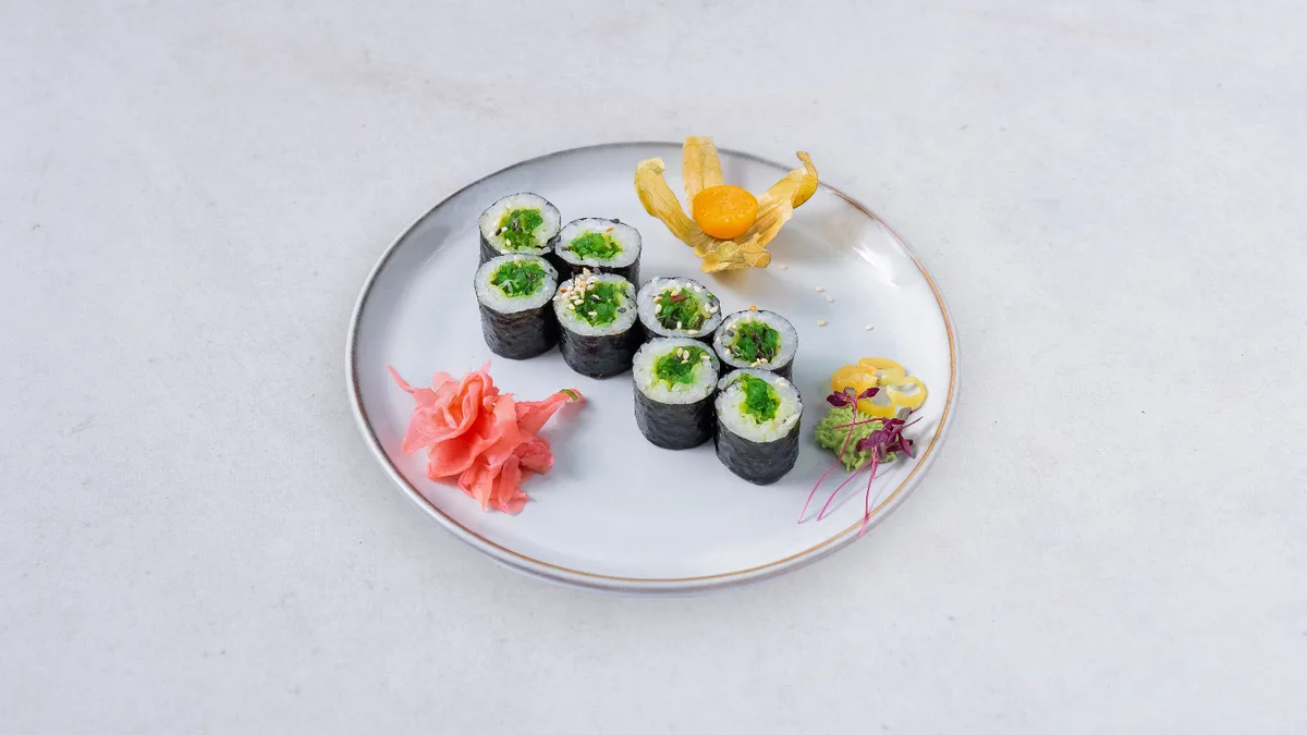 Hosomaki z sałatką wakame