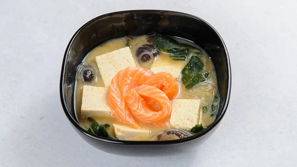 Miso zupa z łososiem