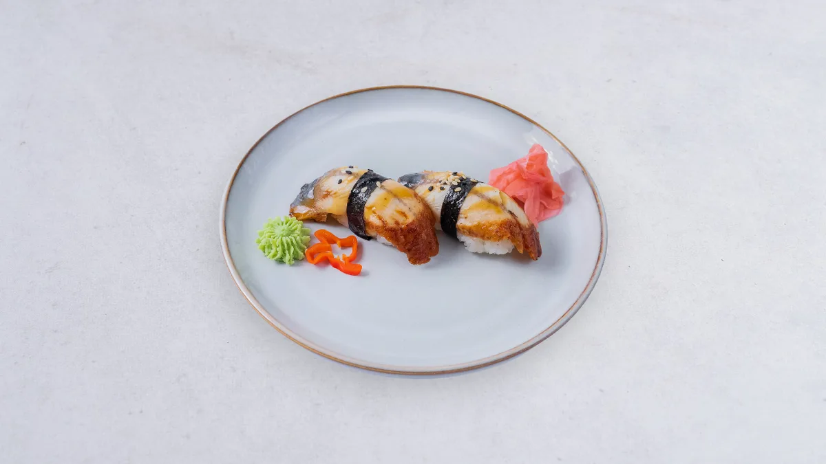 Nigiri z węgorzem