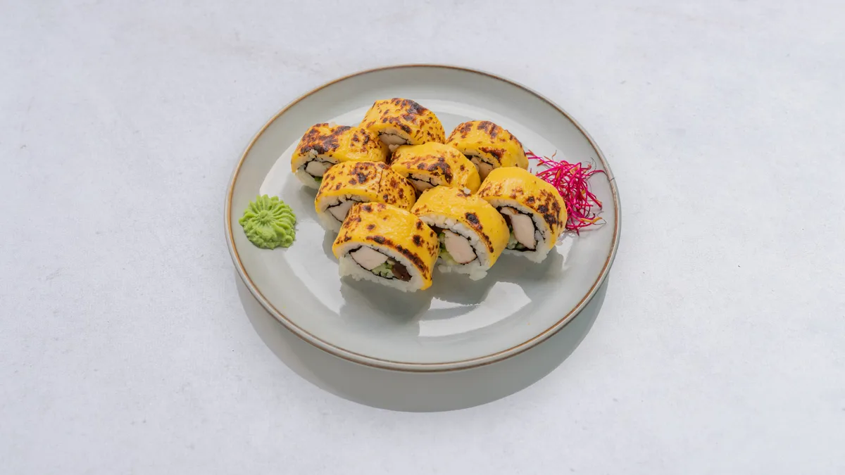 Uramaki chicken cheese