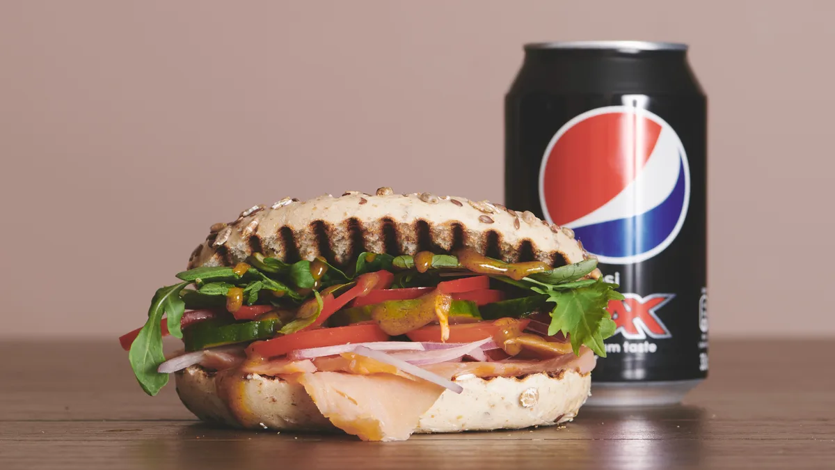Bagel menu + valgfri 0,5 l sodavand