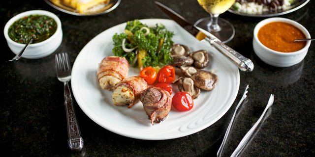 Medalhões Bacon-Wrapped Chicken