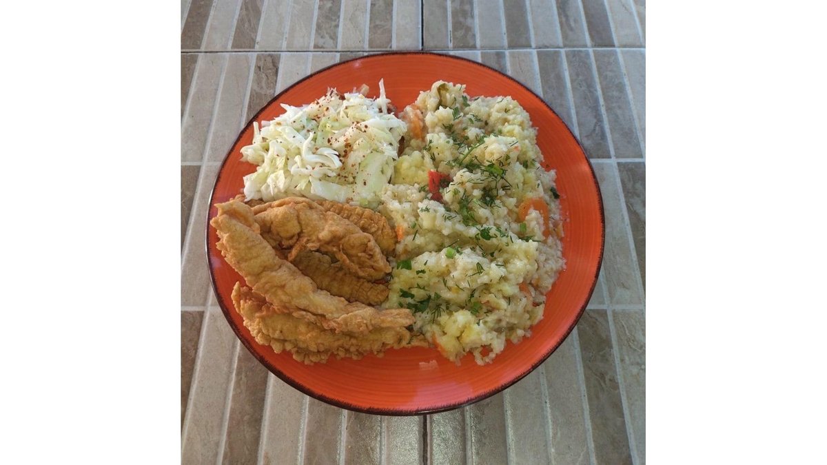 Meniu pui shanghai + garnitură + salată