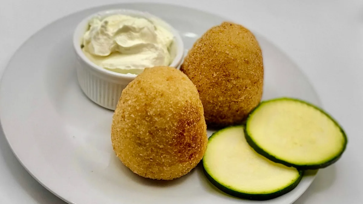 Arancini di Riso Vegetariano servito con salsa di Yogurt e Aglio (2 ks) 200gr