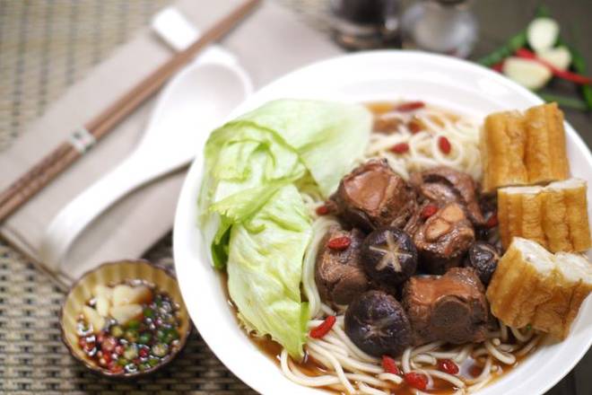 Herbal Spare Ribs Noodle Soup