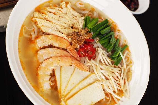 Ipoh ChickenandShrimp Mee Fun Soup
