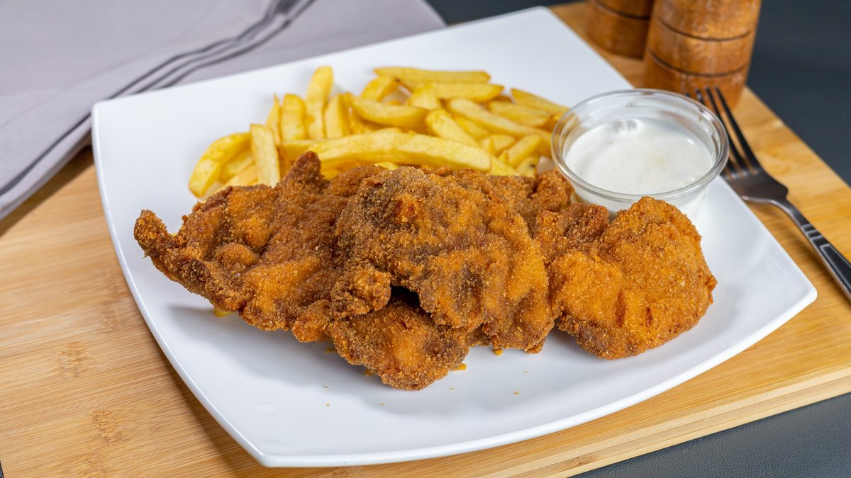 Meniu șnițel porc cu sos de ciuperci