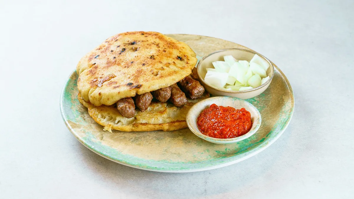 Banjalučki ćevapi u lepinji