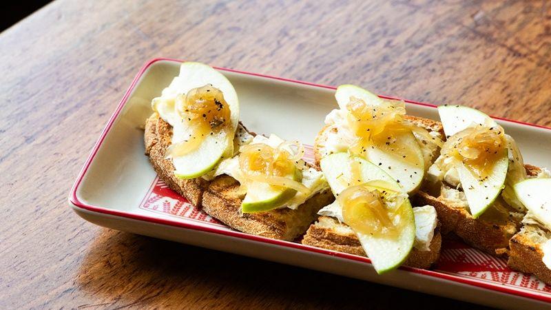 Brie Apple Farm Bread