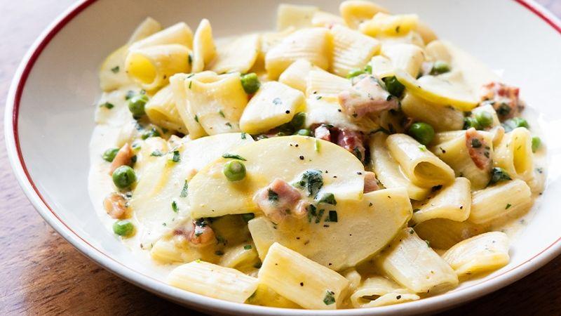 Ham, Apple and Peas Macaroni and Cheese