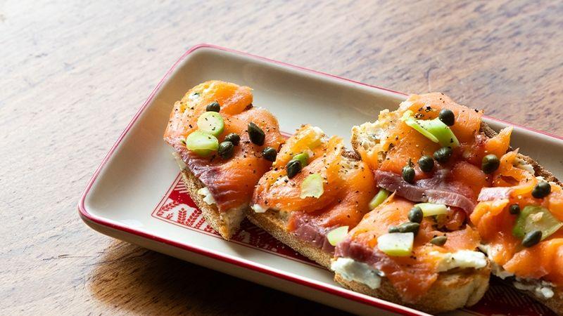 Smoked Salmon Bread Bites