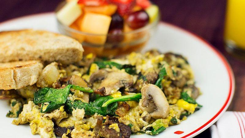 Spinach, Mushroom and Onion Pan Scramble