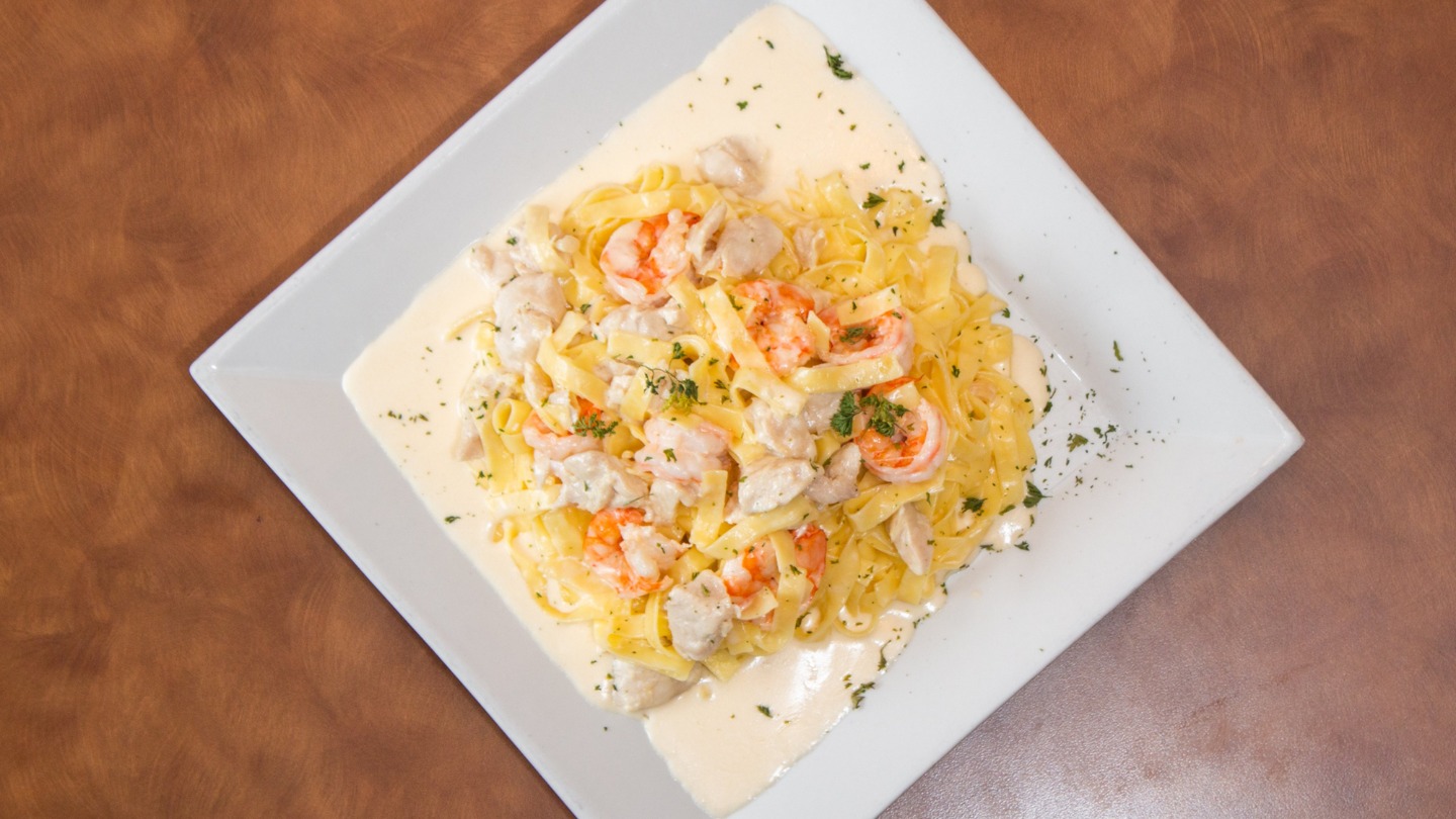 Fettuccini with Shrimp and Chicken