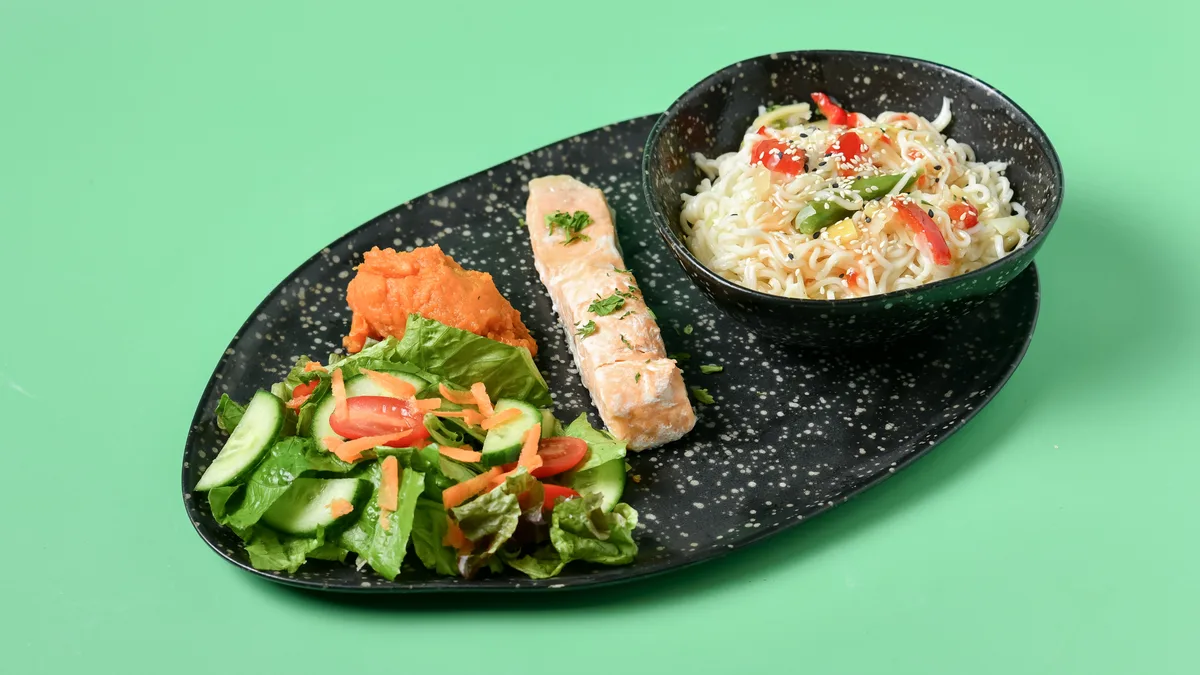 Σολομός Asian Style Bento Box