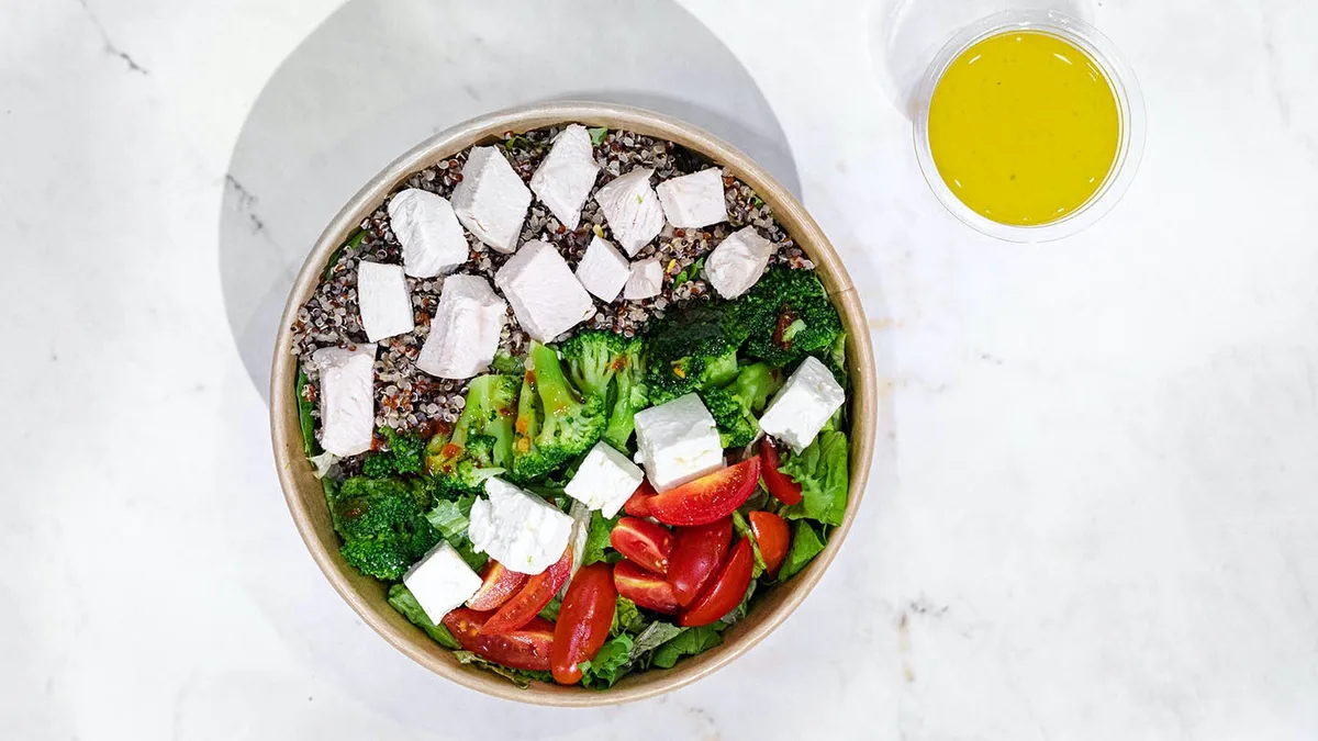 Σαλάτα με Μπρόκολο, Φέτα και Quinoa