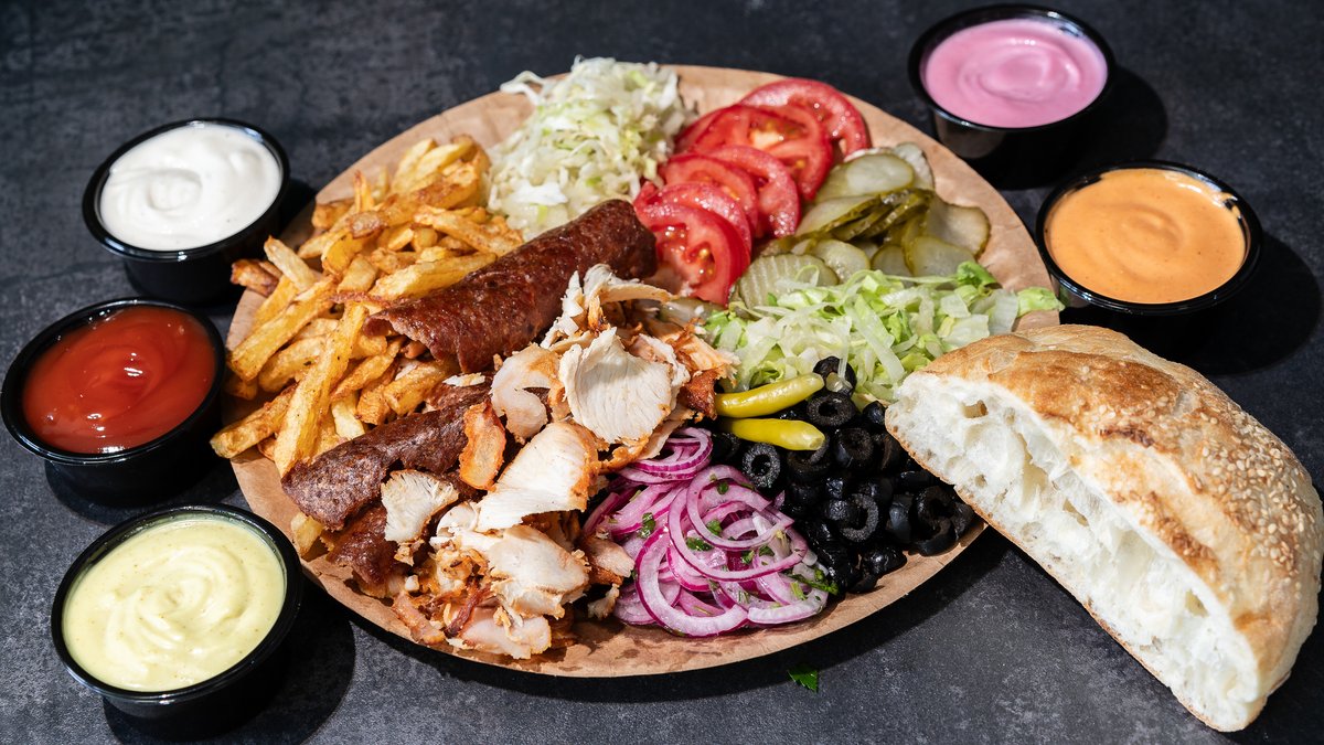 Kebab la farfurie mixt mare