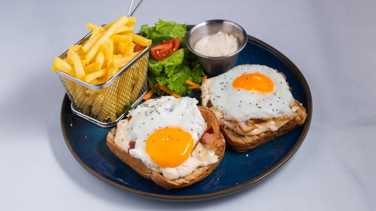 Egg bacon tost
